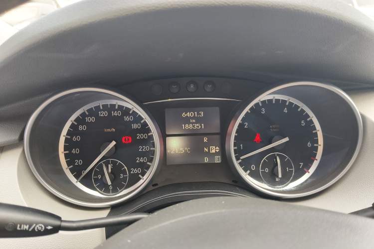 Used Mercedes-Benz R-Class 2014 R 320 4MATIC Business Model Instrument Cluster