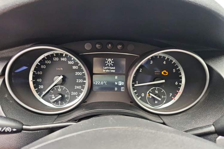 Used Mercedes-Benz R-Class 2014 R 320 4MATIC Luxury Model Instrument Cluster