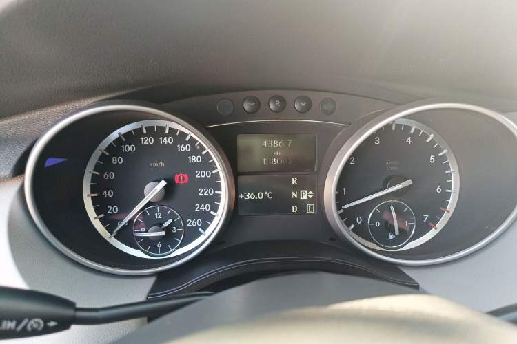 Used Mercedes-Benz R-Class 2014 R 320 4MATIC Luxury Model Instrument Cluster