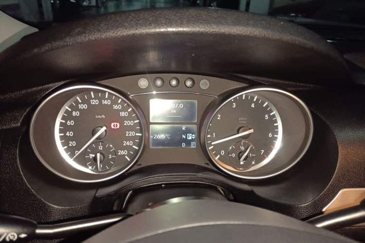 Used Mercedes-Benz R-Class 2014 R 320 4MATIC Business Model Instrument Cluster