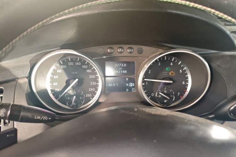Used Mercedes-Benz R-Class 2014 R 320 4MATIC Business Model Instrument Cluster