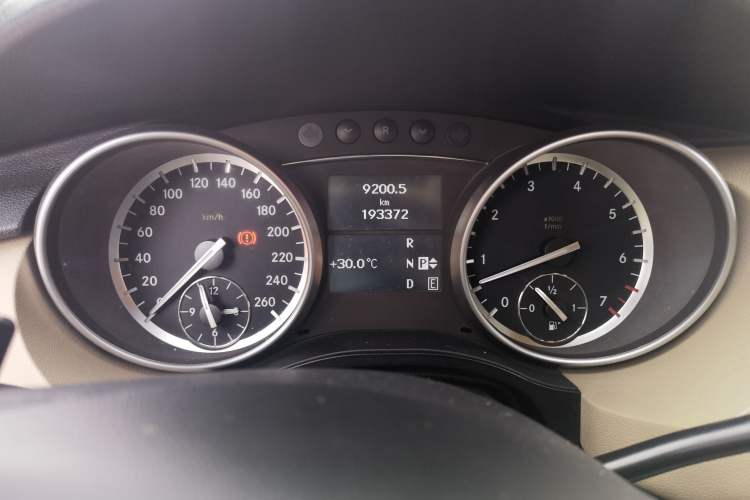 Used Mercedes-Benz R-Class 2014 R 320 4MATIC Luxury Model Instrument Cluster