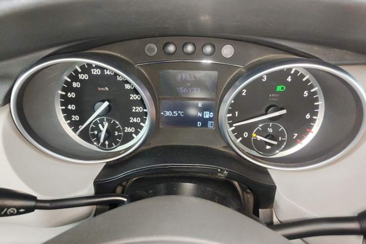 Used Mercedes-Benz R-Class 2014 R 320 4MATIC Business Model Instrument Cluster