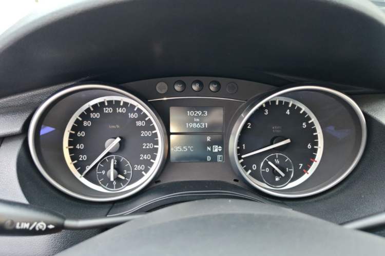Used Mercedes-Benz R-Class 2014 R 320 4MATIC Business Model Instrument Cluster
