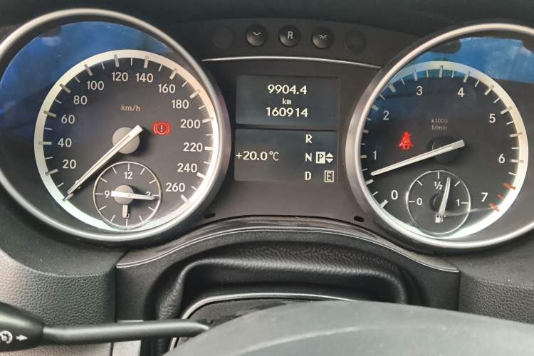 Used Mercedes-Benz R-Class 2014 R 320 4MATIC Business Model Instrument Cluster