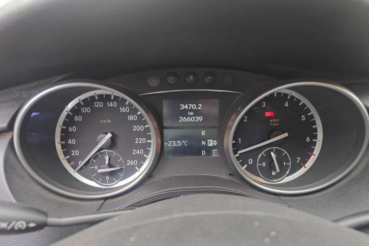 Used Mercedes-Benz R-Class 2014 R 320 4MATIC Business Model Instrument Cluster