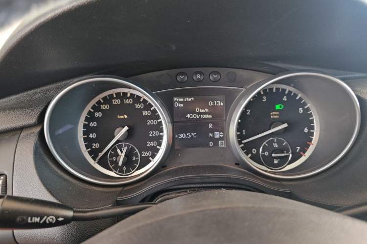 Used Mercedes-Benz R-Class 2014 R 320 4MATIC Business Model Instrument Cluster