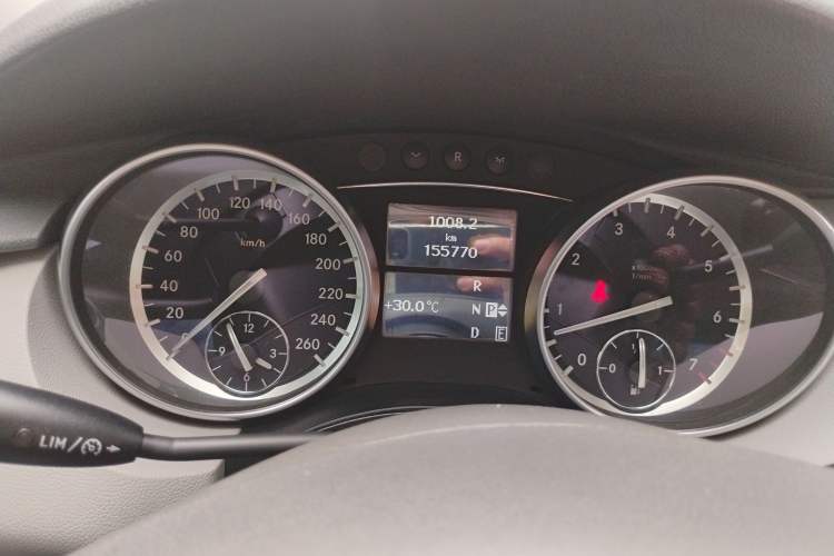 Used Mercedes-Benz R-Class 2014 R 320 4MATIC Business Model Instrument Cluster