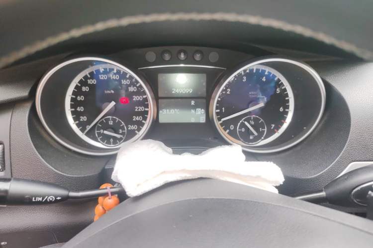 Used Mercedes-Benz R-Class 2014 R 320 4MATIC Business Model Instrument Cluster