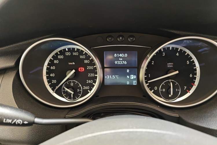 Used Mercedes-Benz R-Class 2014 R 320 4MATIC Business Model Instrument Cluster