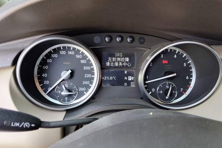 Used Mercedes-Benz R-Class 2014 R 400 4MATIC Business Model Instrument Cluster