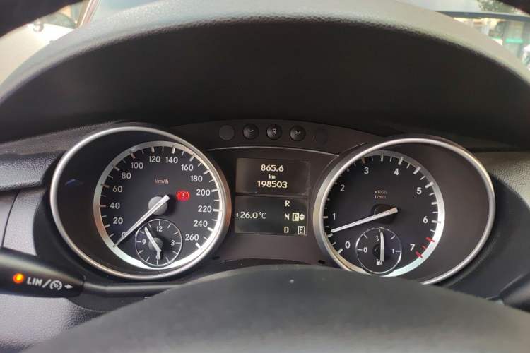 Used Mercedes-Benz R-Class 2014 R 320 4MATIC Business Model Instrument Cluster