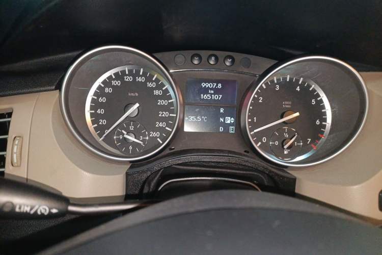 Used Mercedes-Benz R-Class 2014 R 400 4MATIC Business Model Instrument Cluster