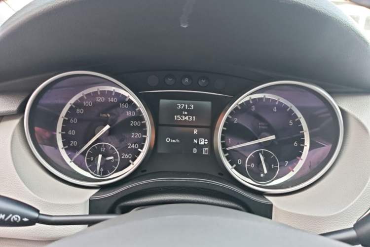 Used Mercedes-Benz R-Class 2014 R 320 4MATIC Business Model Instrument Cluster