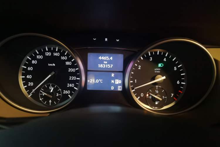 Used Mercedes-Benz R-Class 2014 R 320 4MATIC Luxury Model Instrument Cluster