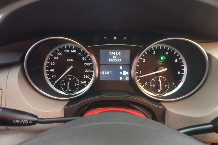 Used Mercedes-Benz R-Class 2014 R 320 4MATIC Luxury Model Instrument Cluster