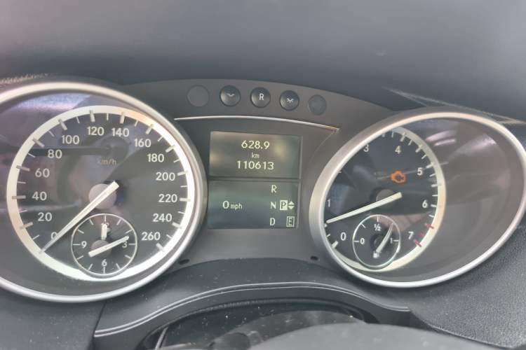 Used Mercedes-Benz R-Class 2014 R 320 4MATIC Luxury Model Instrument Cluster