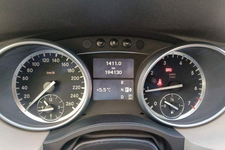 Used Mercedes-Benz R-Class 2014 R 320 4MATIC Luxury Model Instrument Cluster