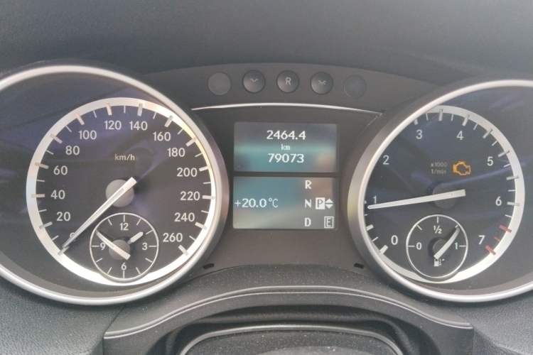 Used Mercedes-Benz R-Class 2014 R 320 4MATIC Business Model Instrument Cluster