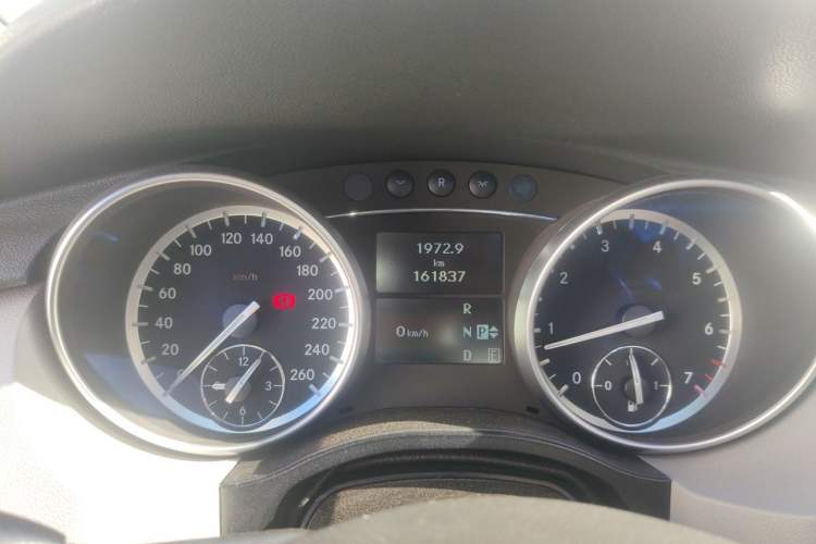 Used Mercedes-Benz R-Class 2014 R 320 4MATIC Business Model Instrument Cluster