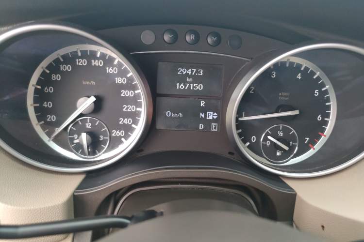 Used Mercedes-Benz R-Class 2014 R 320 4MATIC Luxury Model Instrument Cluster