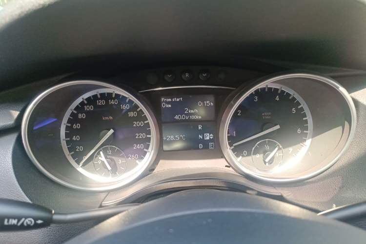 Used Mercedes-Benz R-Class 2014 R 320 4MATIC Business Model Instrument Cluster