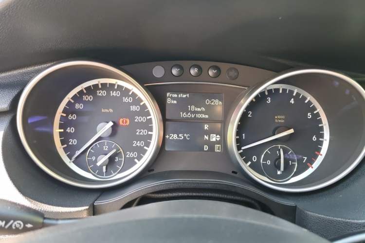 Used Mercedes-Benz R-Class 2014 R 320 4MATIC Business Model Instrument Cluster