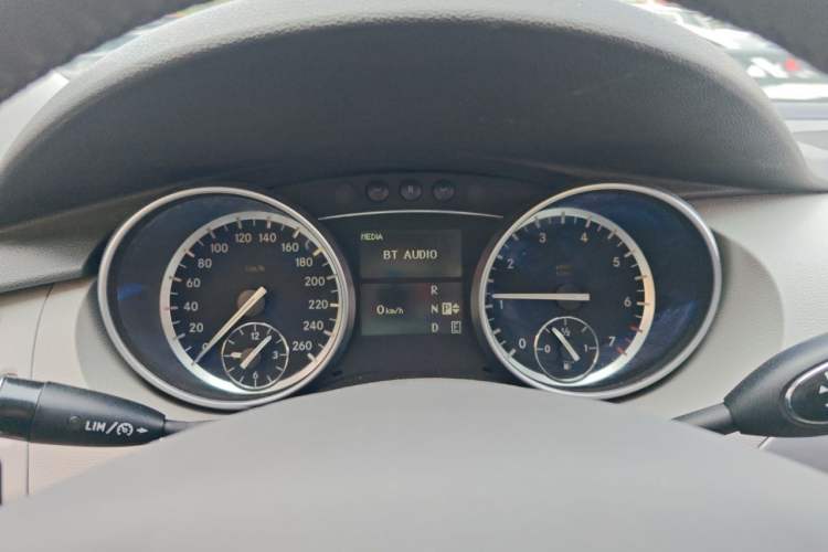 Used Mercedes-Benz R-Class 2014 R 320 4MATIC Business Model Instrument Cluster