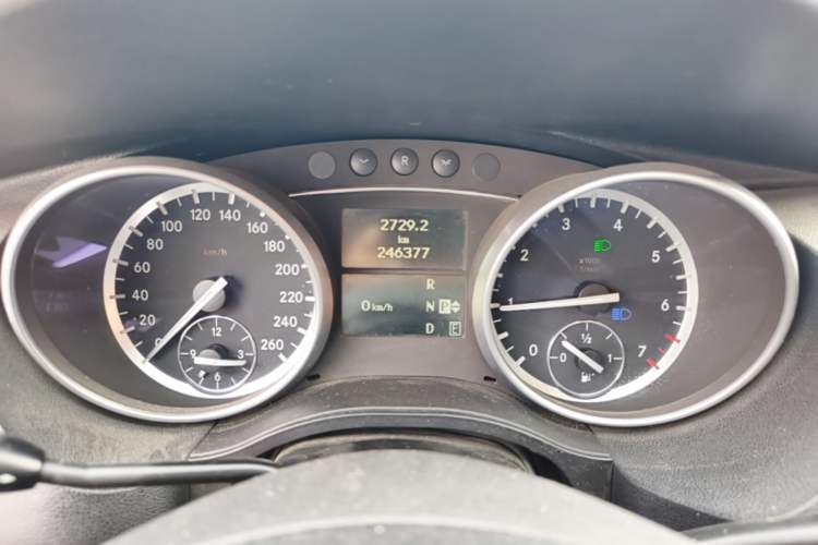 Used Mercedes-Benz R-Class 2014 R 320 4MATIC Business Model Instrument Cluster
