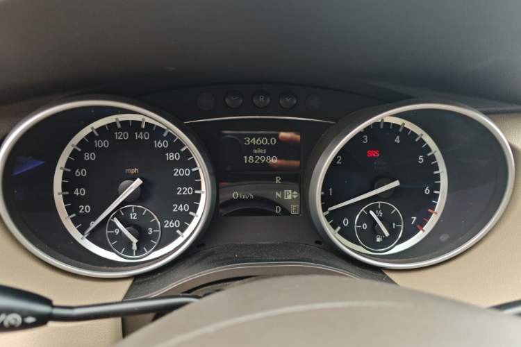 Used Mercedes-Benz R-Class 2014 R 400 4MATIC Business Model Instrument Cluster