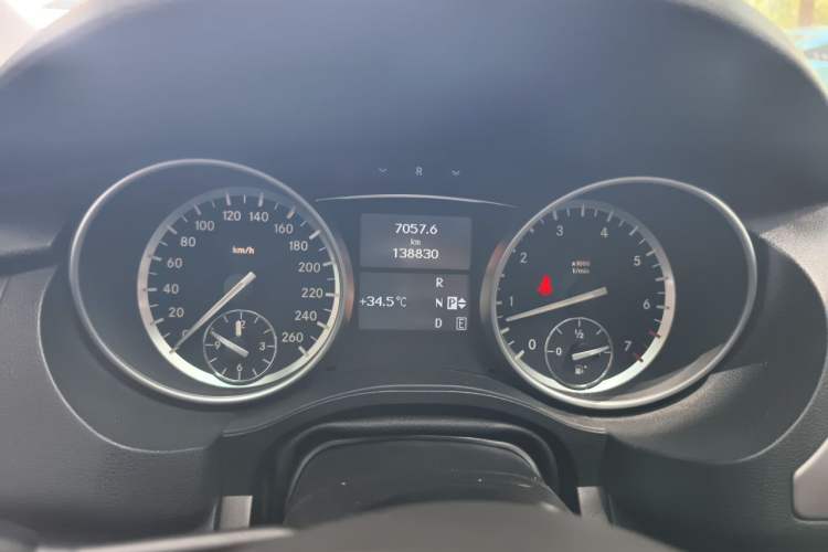 Used Mercedes-Benz R-Class 2014 R 320 4MATIC Business Model Instrument Cluster
