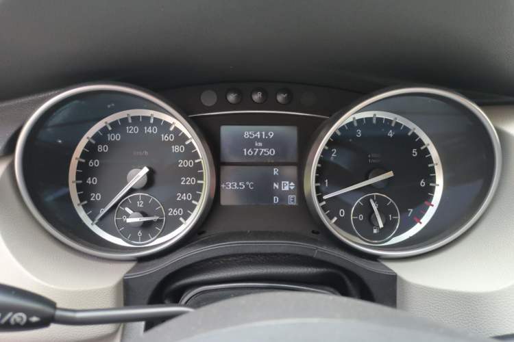 Used Mercedes-Benz R-Class 2014 R 320 4MATIC Business Model Instrument Cluster