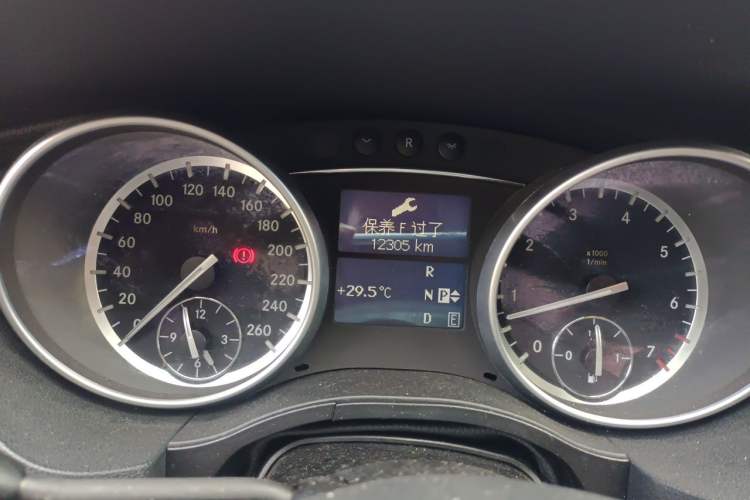 Used Mercedes-Benz R-Class 2014 R 320 4MATIC Business Model Instrument Cluster