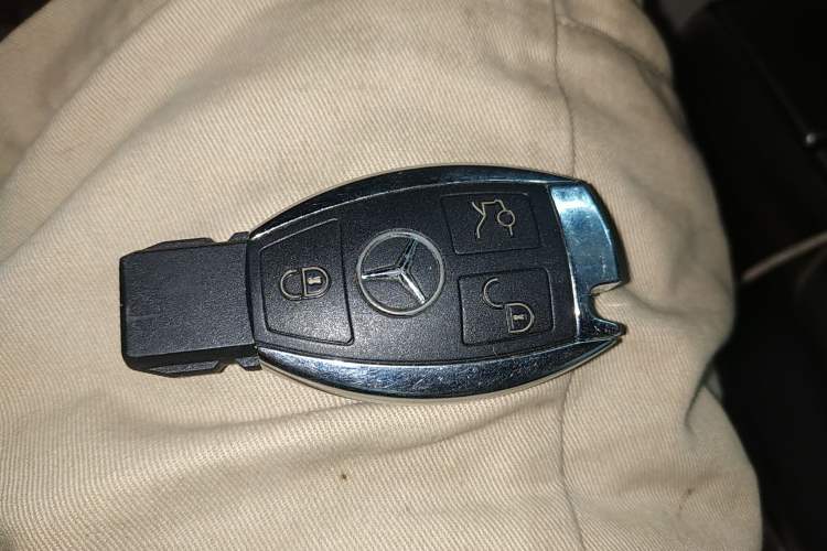 Used Mercedes-Benz R-Class 2014 R 320 4MATIC Business Model Interior 1