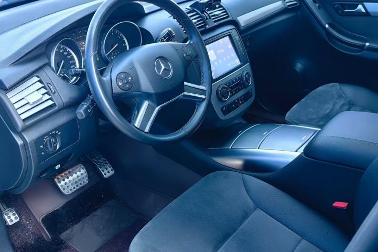 Used Mercedes-Benz R-Class 2014 R 320 4MATIC Business Model Interior 1