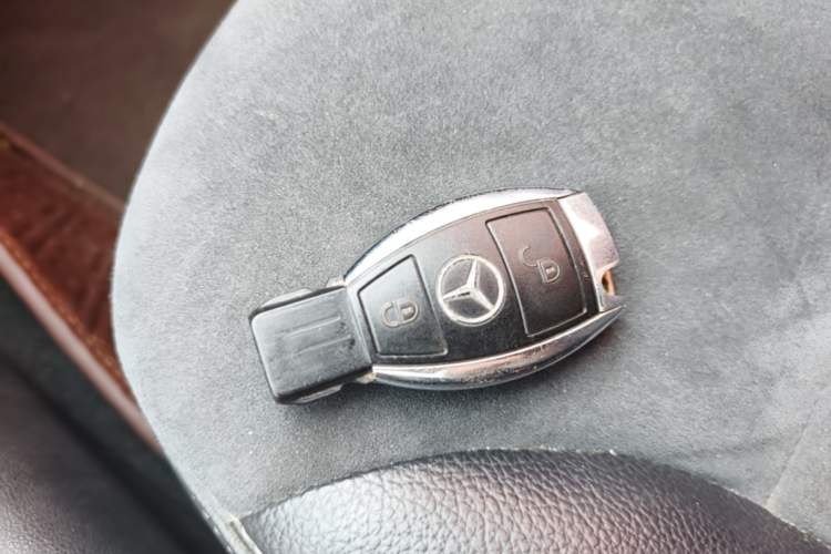 Used Mercedes-Benz R-Class 2014 R 320 4MATIC Business Model Interior 1
