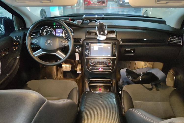 Used Mercedes-Benz R-Class 2014 R 320 4MATIC Business Model Interior 2