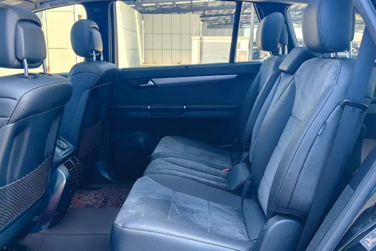 Used Mercedes-Benz R-Class 2014 R 320 4MATIC Business Model Interior 2