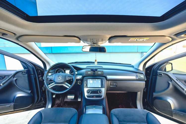 Used Mercedes-Benz R-Class 2014 R 320 4MATIC Business Model Interior 3