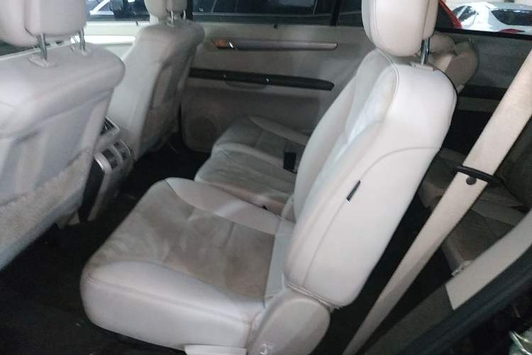 Used Mercedes-Benz R-Class 2014 R 320 4MATIC Business Model Interior 4