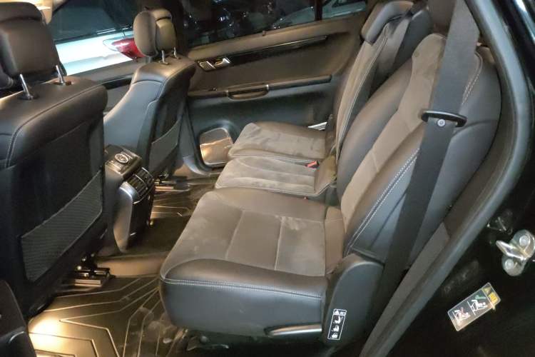 Used Mercedes-Benz R-Class 2014 R 320 4MATIC Business Model Interior 4