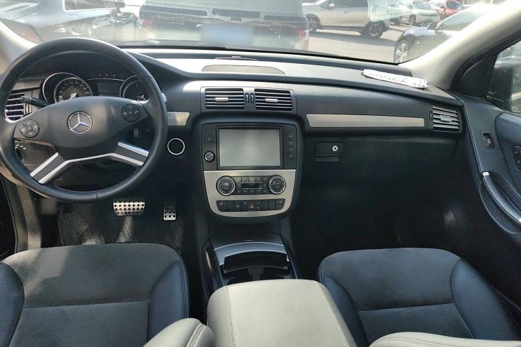 Used Mercedes-Benz R-Class 2014 R 320 4MATIC Business Model Interior 4