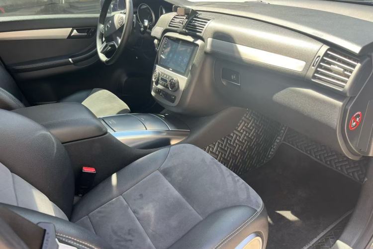 Used Mercedes-Benz R-Class 2014 R 320 4MATIC Business Model Interior 4