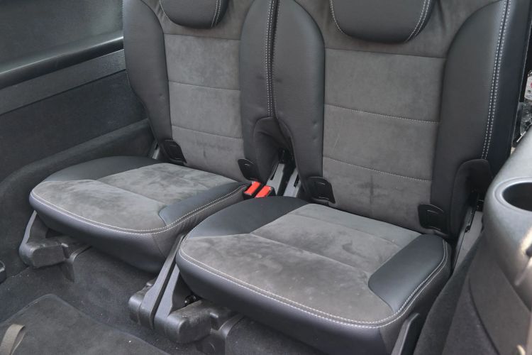 Used Mercedes-Benz R-Class 2014 R 320 4MATIC Business Model Interior 6