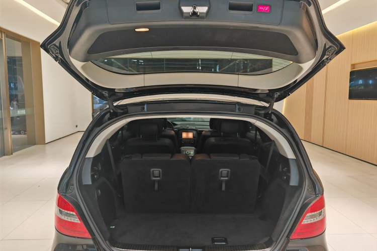 Used Mercedes-Benz R-Class 2014 R 400 4MATIC Business Model Interior 7