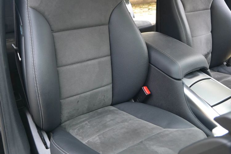 Used Mercedes-Benz R-Class 2014 R 320 4MATIC Business Model Interior 7