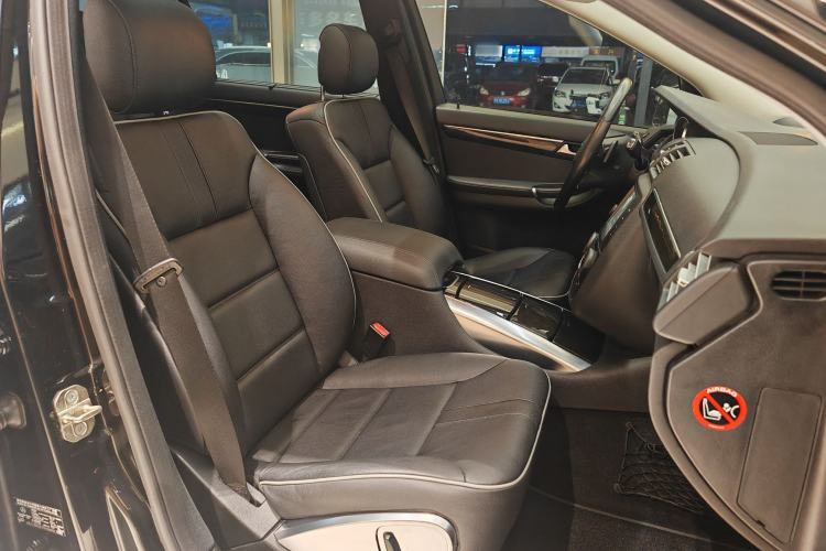 Used Mercedes-Benz R-Class 2014 R 400 4MATIC Business Model Interior 8