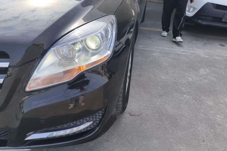 Used Mercedes-Benz R-Class 2014 R 320 4MATIC Business Model Left Front Headlight