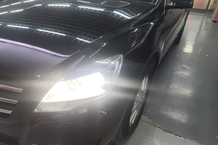 Used Mercedes-Benz R-Class 2014 R 320 4MATIC Business Model Left Front Headlight