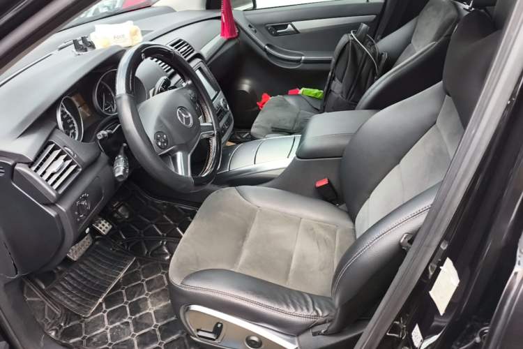 Used Mercedes-Benz R-Class 2014 R 320 4MATIC Business Model Left Front Seat